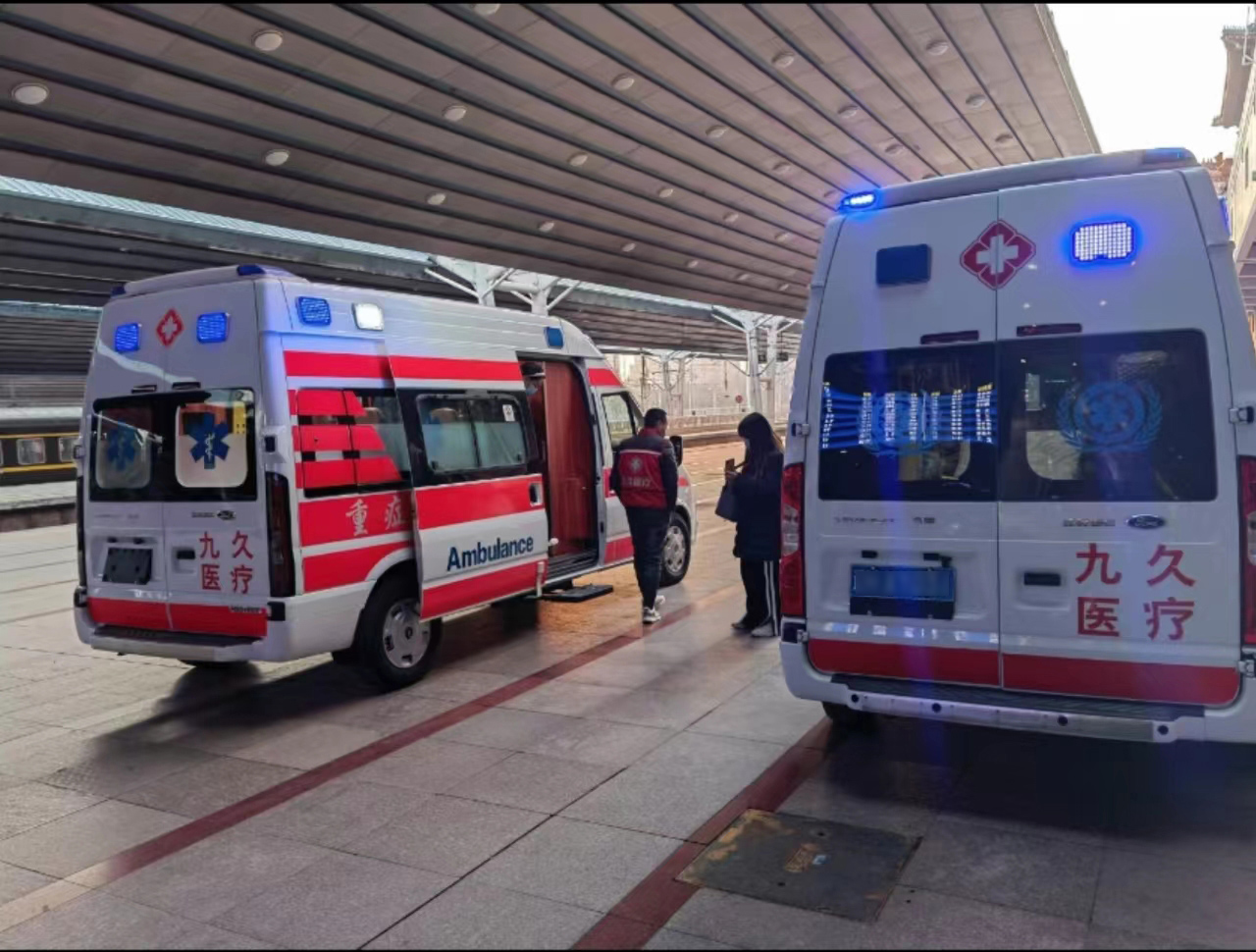 莎车县救护车长途转运